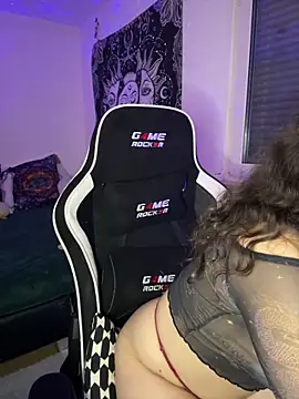 Snapshot of kinkygirl420x chatting on 12, 3, 2025 kinkygirl420x online show from 12, 3, 2025