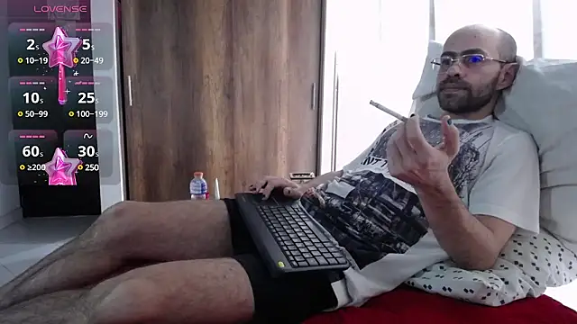 Snapshot of FurryLatinArtist chatting on 20, 12, 2024 FurryLatinArtist online show from 20, 12, 2024