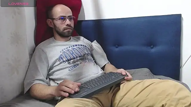 Snapshot of FurryLatinArtist chatting on 7, 1, 2025 FurryLatinArtist online show from 7, 1, 2025