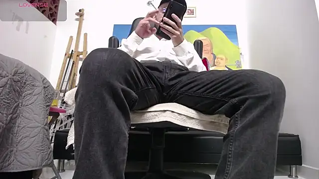 Snapshot of FurryLatinArtist chatting on 10, 1, 2025 FurryLatinArtist online show from 10, 1, 2025
