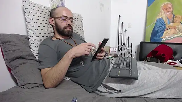 Snapshot of FurryLatinArtist chatting on 17, 2, 2025 FurryLatinArtist online show from 17, 2, 2025