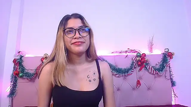 Snapshot of Little_Cuttie_ chatting on 30, 12, 2024 Little Cuttie online show from 30, 12, 2024