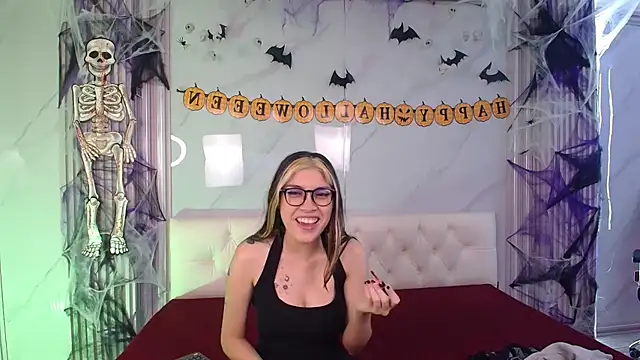 Little Cuttie  online show from 23, 10, 2025