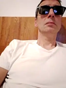 Snapshot of Anastasio33 chatting on 31, 10, 2025 Anastasio33 online show from 31, 10, 2025