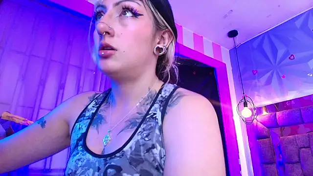 Snapshot of Candy_morgan412 chatting on 8, 3, 2026 Candy morgan412 online show from 8, 3, 2026