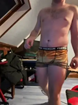 youlo71 online show from 10, 4, 2026