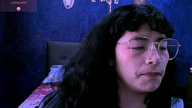 NinaYellow online show from 12, 9, 2025