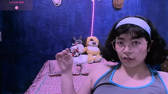 NinaYellow online show from 6, 1, 2026