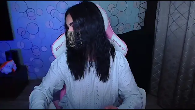 Snapshot of __Yasmina__ chatting on 1, 10, 2025 Yasmina online show from 1, 10, 2025