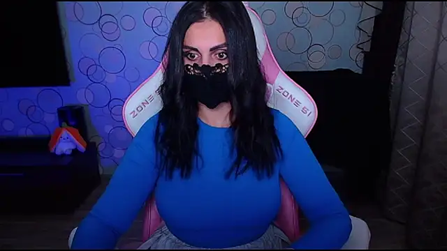 Snapshot of __Yasmina__ chatting on 8, 10, 2025 Yasmina online show from 8, 10, 2025