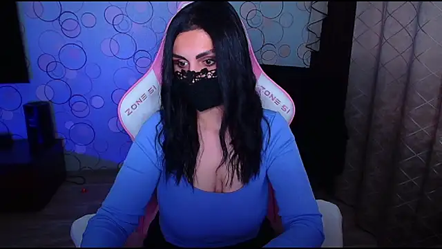 Snapshot of __Yasmina__ chatting on 4, 11, 2025 Yasmina online show from 4, 11, 2025