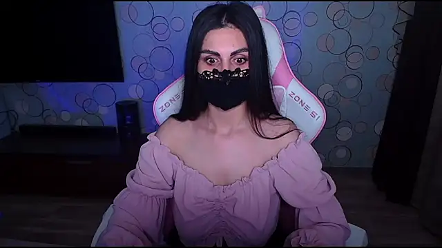 Snapshot of __Yasmina__ chatting on 4, 7, 2026 Yasmina online show from 4, 7, 2026