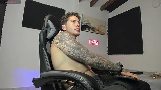 Snapshot of LucianSinclair chatting on 28, 9, 2025 LucianSinclair online show from 28, 9, 2025