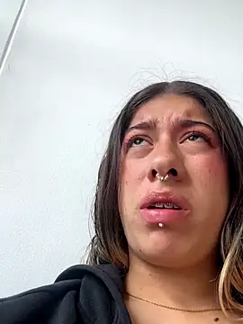 Snapshot of Enyeld_ruru chatting on 14, 10, 2025 Enyeld ruru online show from 14, 10, 2025