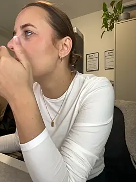 Hii Lolla online show from 10, 10, 2025