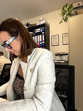 Hii Lolla online show from 7, 11, 2025