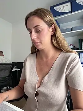 Hii Lolla online show from 11, 5, 2026