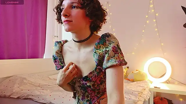 Violet Veliya online show from 2, 5, 2026