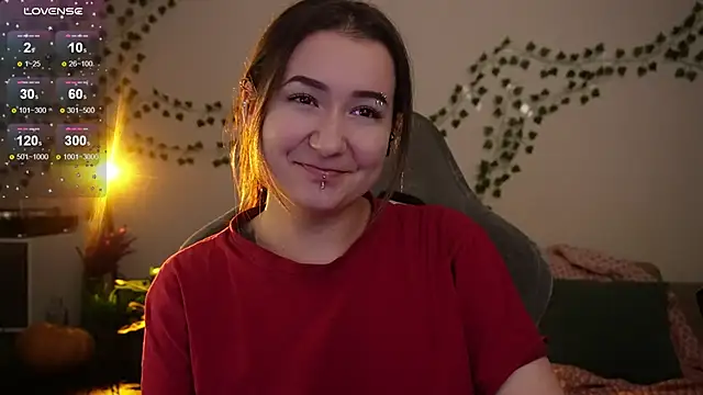 Megan  Hart online show from 10, 11, 2025