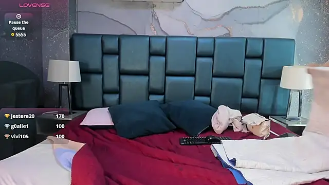 Nahomi Wild online show from 4, 2, 2025