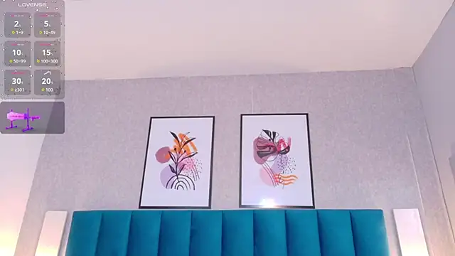 CheneellLorens online show from 15, 9, 2025