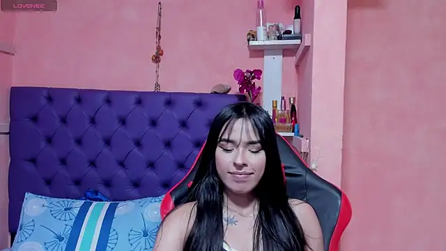 Cloeandtyfanny online show from 12, 12, 2024
