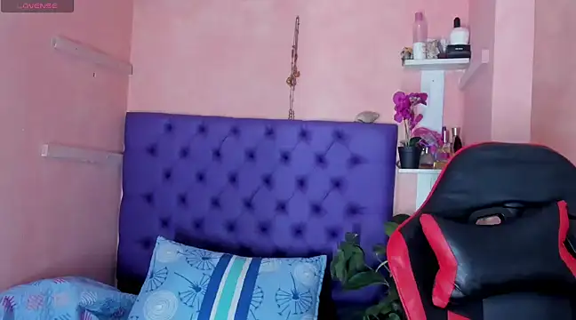 Cloeandtyfanny online show from 15, 12, 2024