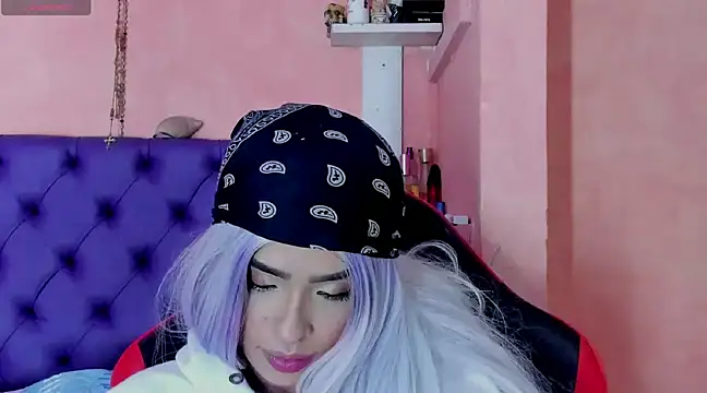 Cloeandtyfanny online show from 4, 1, 2025