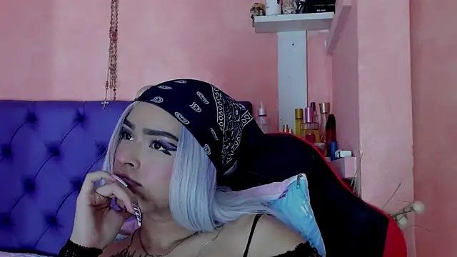 Cloeandtyfanny online show from 7, 1, 2025