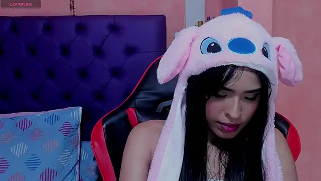 Cloeandtyfanny online show from 25, 1, 2025