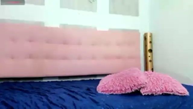 Cloeandtyfanny online show from 11, 11, 2025