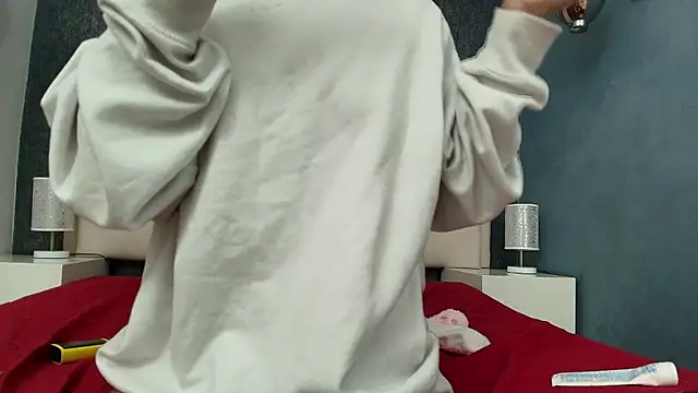 Cloeandtyfanny online show from 12, 1, 2026