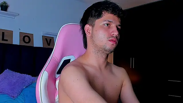 Issac james  online show from 16, 12, 2025