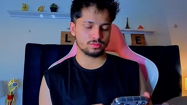 Snapshot of Issac_james_ chatting on 18, 3, 2026 Issac james online show from 18, 3, 2026