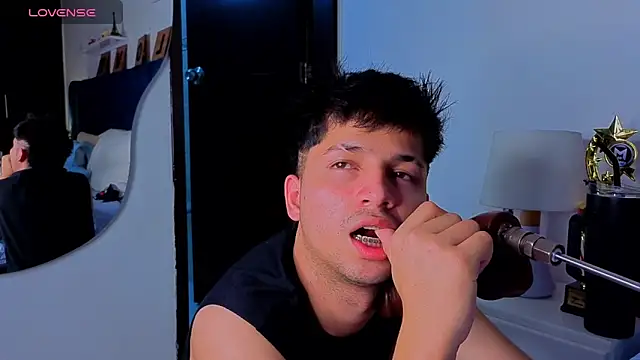 Snapshot of Issac_james_ chatting on 11, 4, 2026 Issac james online show from 11, 4, 2026