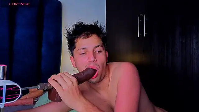 Snapshot of Issac_james_ chatting on 14, 4, 2026 Issac james online show from 14, 4, 2026