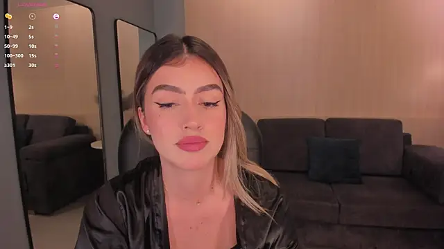 PaulinaSantos  online show from 9, 3, 2025