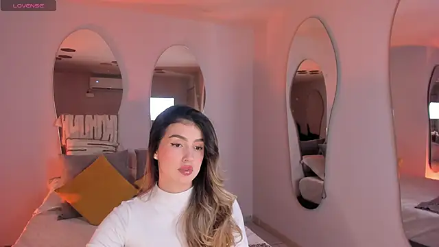 PaulinaSantos  online show from 10, 9, 2025