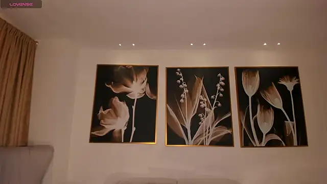 PaulinaSantos  online show from 22, 12, 2025