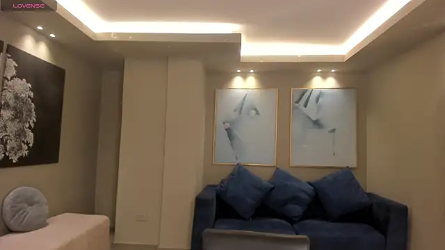 Snapshot of PaulinaSantos_ chatting on 4, 2, 2026 PaulinaSantos online show from 4, 2, 2026