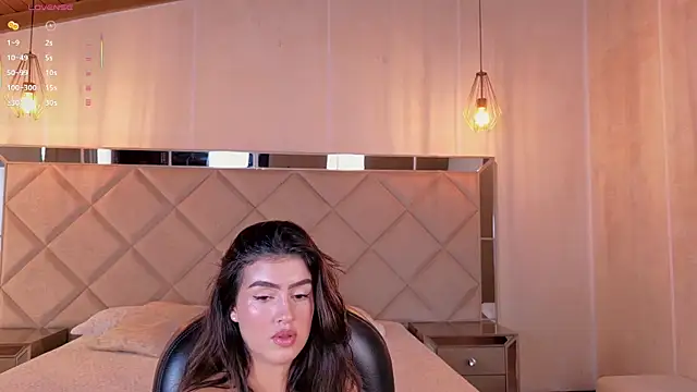 Snapshot of PaulinaSantos_ chatting on 17, 5, 2026 PaulinaSantos online show from 17, 5, 2026
