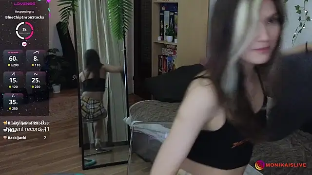 monikavenom online show from 4, 10, 2025