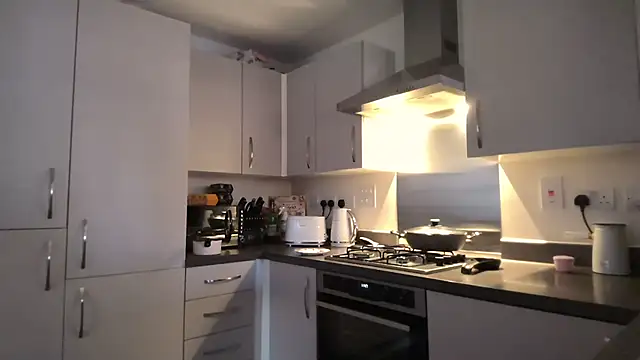 SweetMonicaUK online show from 18, 11, 2025