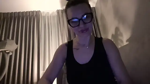 SweetMonicaUK online show from 19, 2, 2026