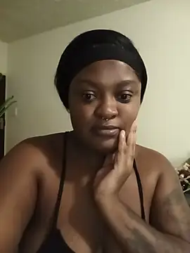 Snapshot of TheDoubleTrouble18xxx chatting on 19, 5, 2026 TheDoubleTrouble18xxx online show from 19, 5, 2026