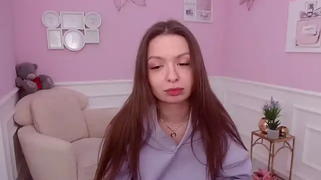 LucySkilar online show from 3, 12, 2024