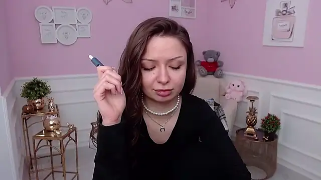 LucySkilar online show from 15, 2, 2026