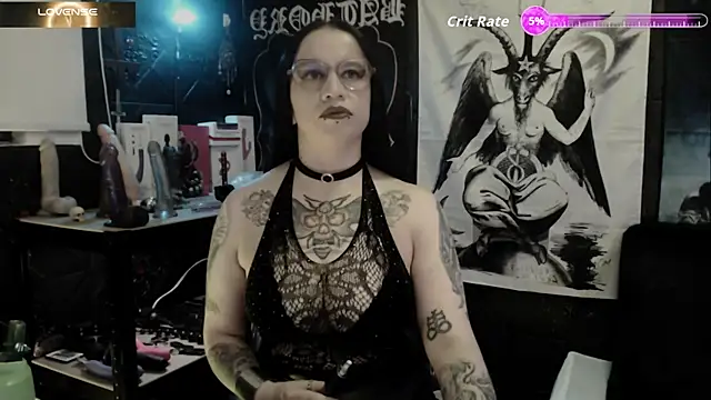 Evil Queen 666 online show from 30, 9, 2025