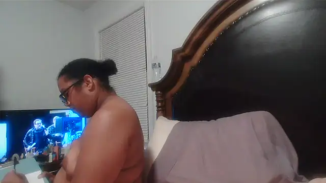 ebonyred online show from 4, 8, 2026