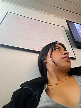 sylvana 19 online show from 11, 9, 2025